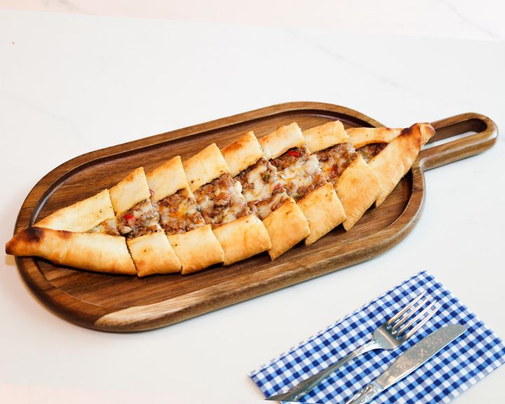 Diced Beef & Cheese Pide