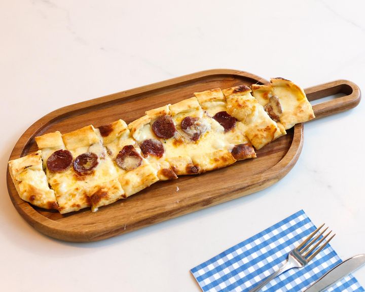 Sujuk & Cheese Pide